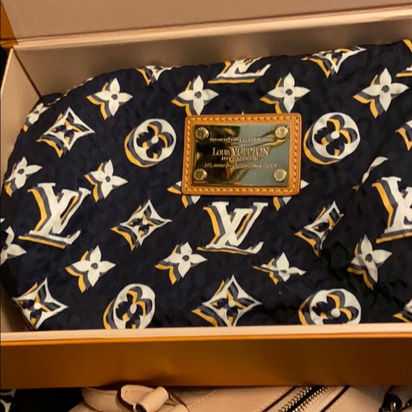 Authentic Louis Vuitton purses, wristlets, etc - Picture 3 of 8